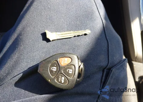 2010 Toyota Corolla S z USA, uszkodzony, nr VIN 2T1BU4EE1AC320668